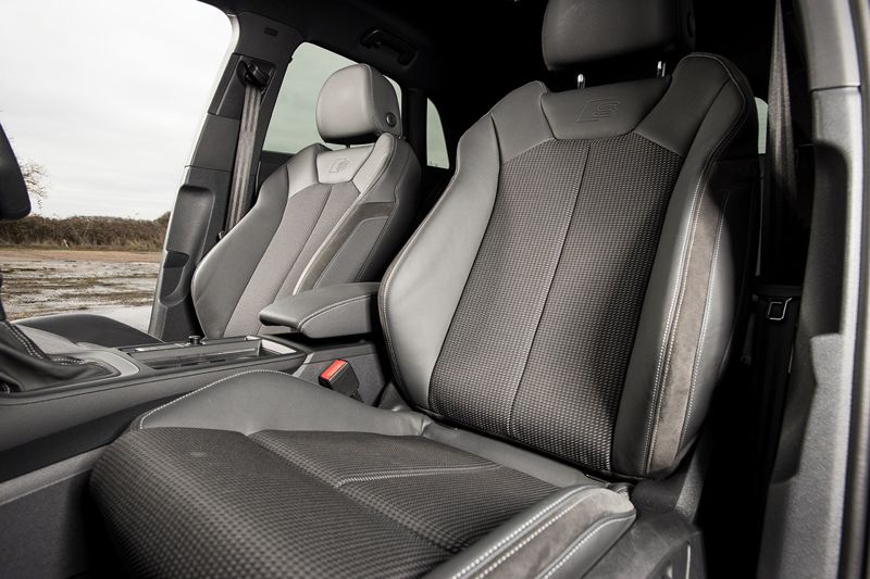 Ghế ngồi của Audi Q3 2021 được bọc da cao cấp