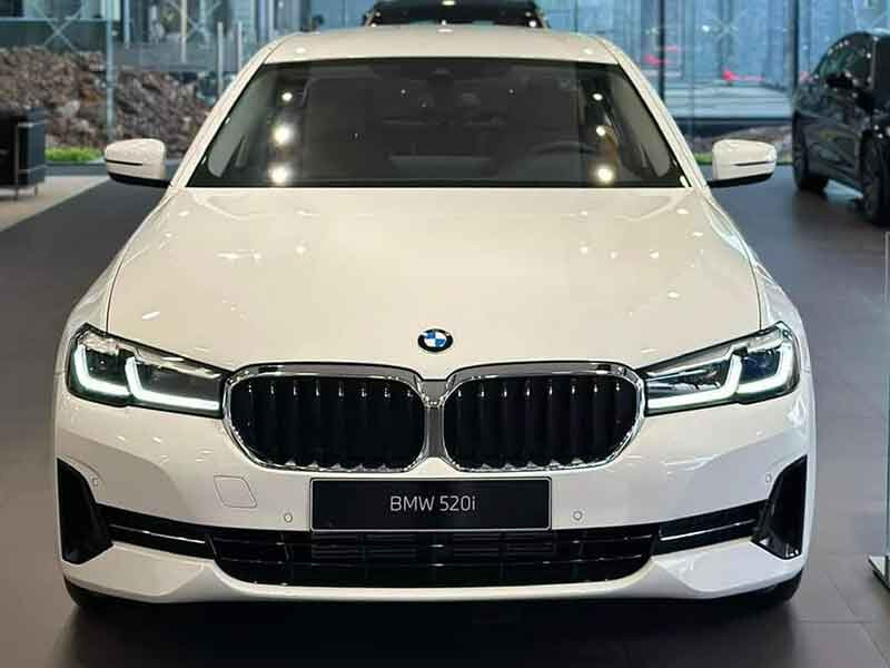 BMW 520i và 530i 2024 sở hữu lối thiết kế ngoại thất tinh tế, sang trọng