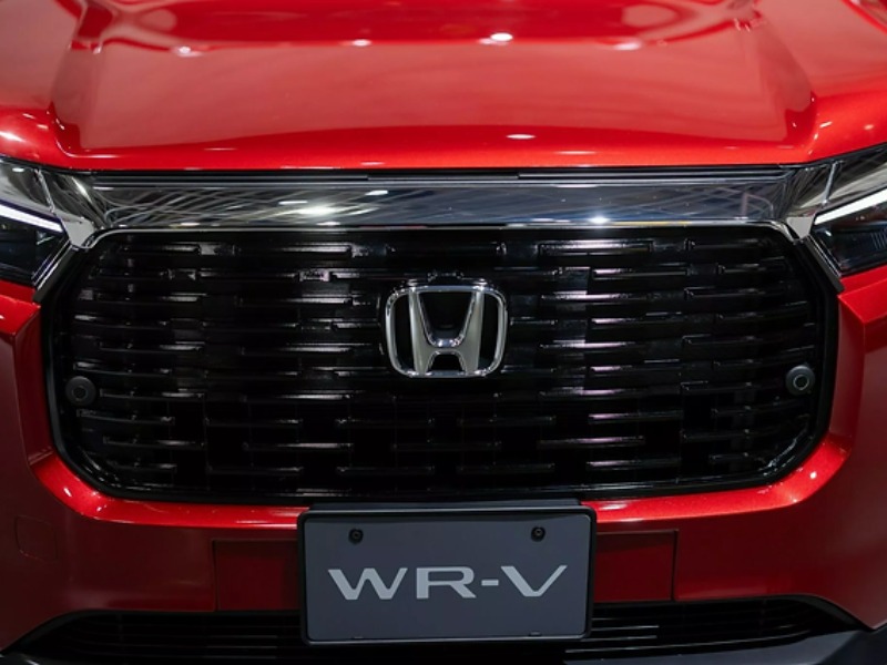Honda WR-V 2024 sở hữu phần đầu xe nổi bật với lưới tản nhiệt khung viền hình lục giác