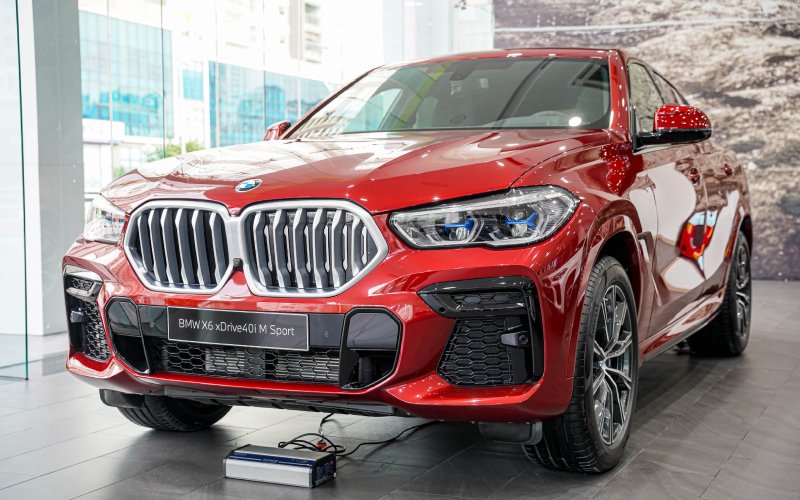 BMW X6 nổi bật với Coupe mạnh mẽ