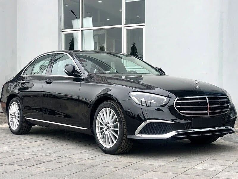 Ngoại thất Mercedes E200 thiết kế Sensual Purity 2.0 hiện đại