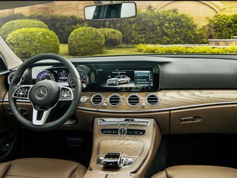 Nội thất Mercedes E200  không thay đổi so với bản cũ