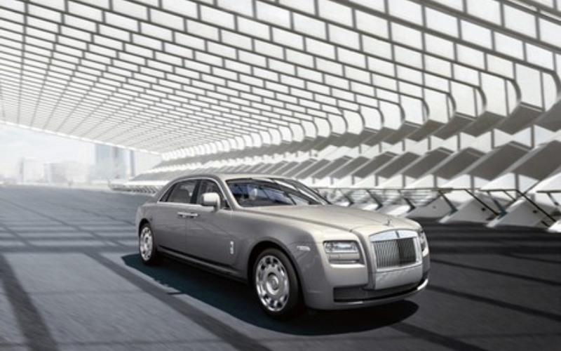 Rolls-Royce Ghost là mẫu xe không tốn quá nhiều nhiên liệu khi sử dụng 