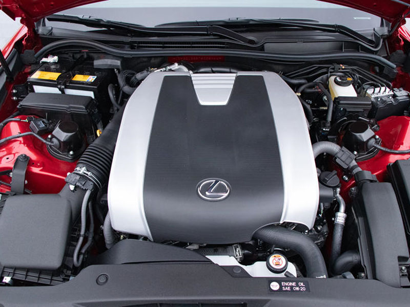 Động cơ Lexus IS 300 2021 với công suất cao nhưng vẫn vận hành cực kỳ êm ái