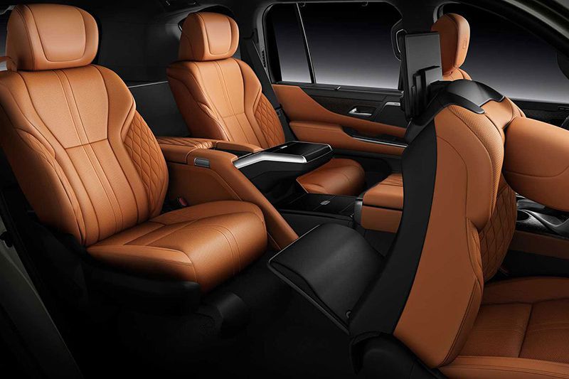 Tất cả các ghế ngồi của Lexus LX600 2022 đều được bọc da cao cấp