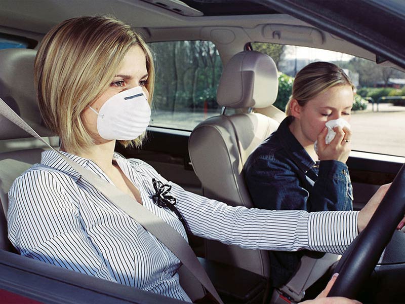 Máy khử mùi ô tô giúp hạn chế tình trạng say xe
