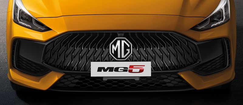 MG5 2022 có thiết kế mạnh mẽ, tạo điểm nhấn ở phần đèn LED đầu xe