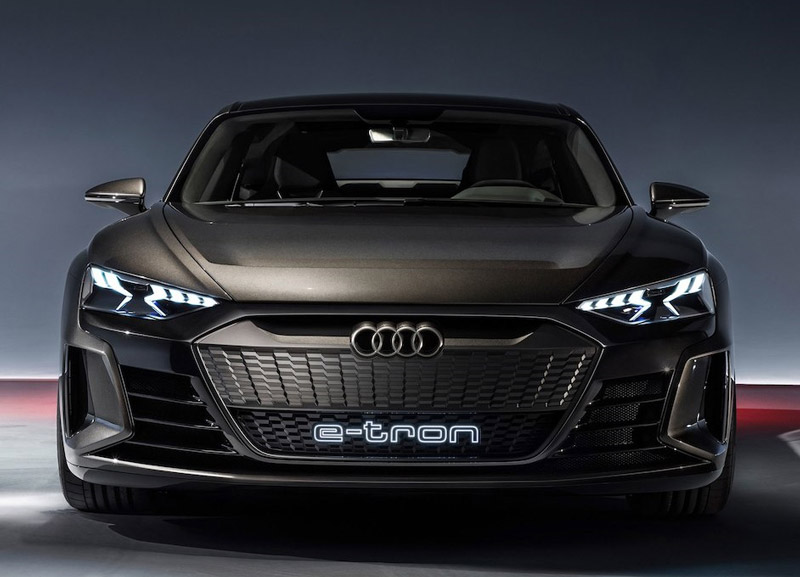  Audi e-tron GT gây ấn tượng và hứa hẹn được trình làng tại Việt Nam
