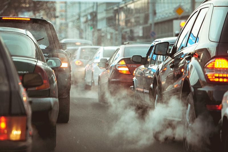 Xe ô tô chạy bằng xăng thải ra nhiều khí CO2 hơn