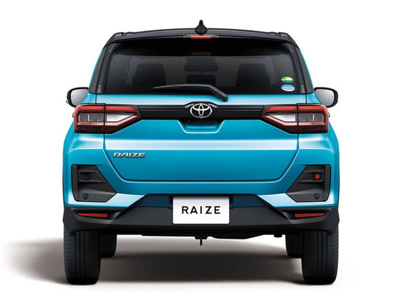 Đuôi xe Toyota Raize 2021 cũng tạo cảm giác hầm hố mạnh mẽ