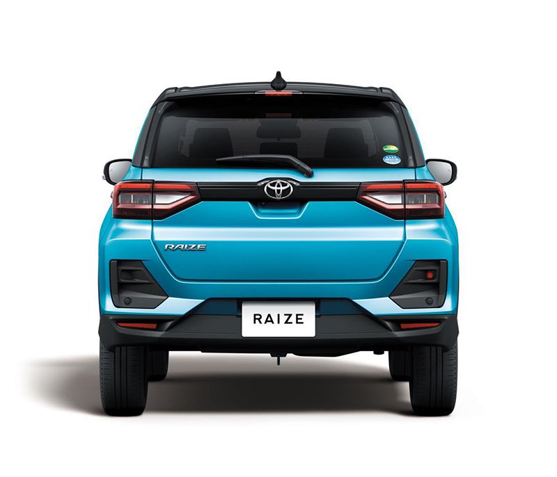 Đuôi xe Toyota Raize 2022 khá góc cạnh, nhằm tạo sự đồng bộ với đầu xe