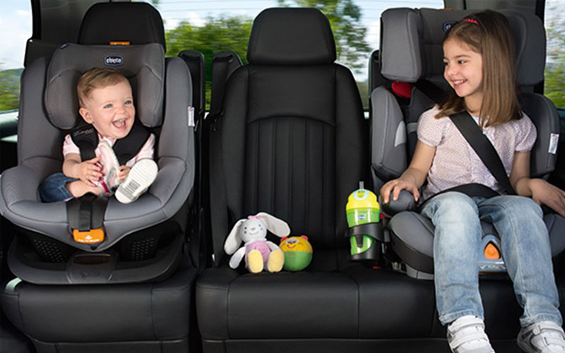 Vị trí ngồi trên xe ô tô an toàn nhất cho trẻ là hàng ghế sau