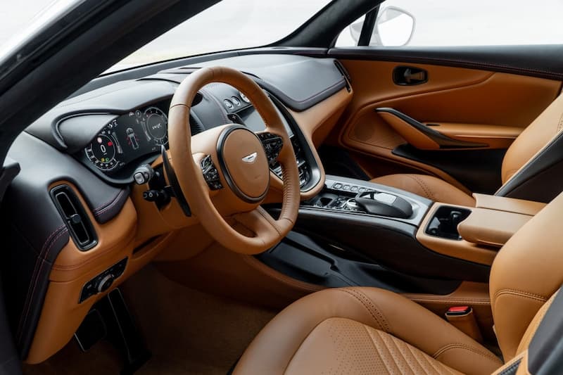 Đánh Giá Aston Martin DBX 2021