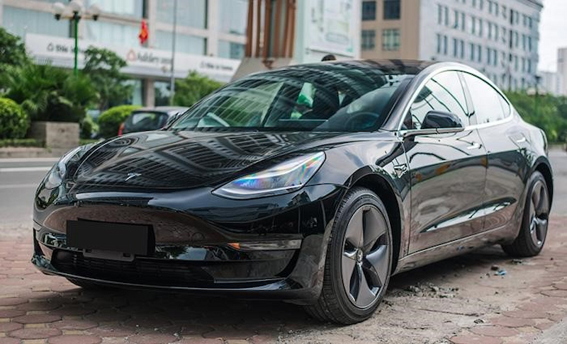 Bóc trần sự thật về Tesla Model 3