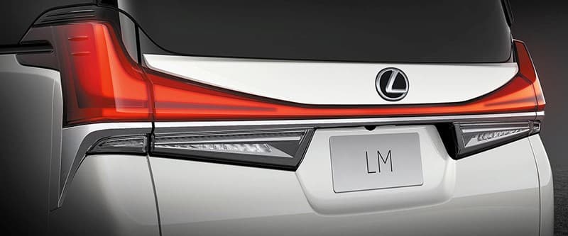 LEXUS LM 350 2021 7 chỗ