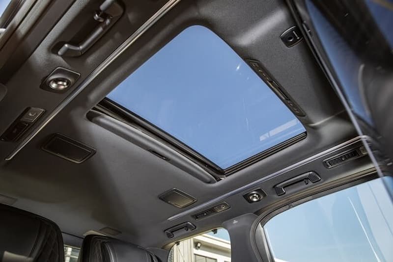 LEXUS LM 350 2021 4 chỗ