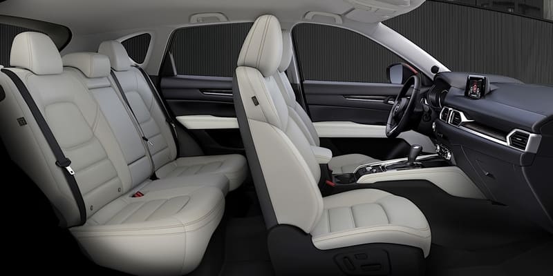 Hàng ghế trên Mazda CX-5  được bọc da cao cấp
