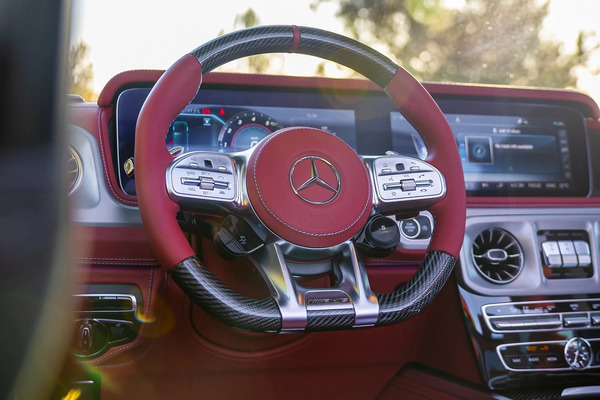 Mercedes-AMG G63 mui trần nội thất
