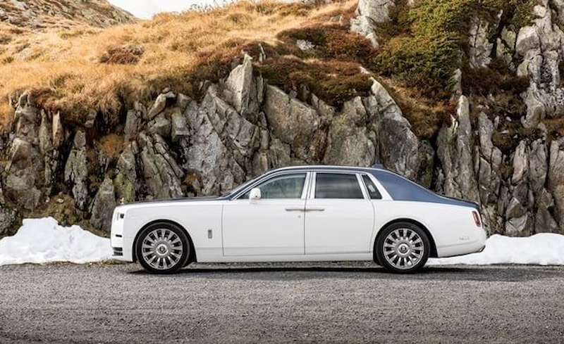Giá đắt xắt ra miếng của Rolls Royce Phantom 2022