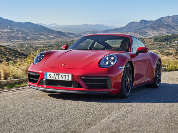 Siêu xe Porsche biểu tượng cho tốc độ và sự sang trọng