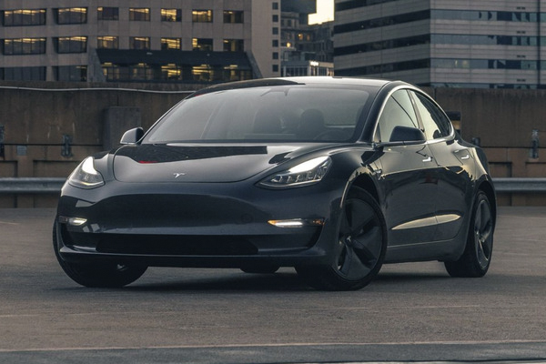 Tesla Model 3 là mẫu xe điện giá rẻ của Tesla với khả năng di chuyển lên tới 500km