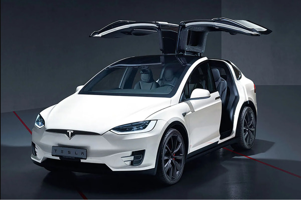 Thiết kế ấn tượng của Tesla Model X với 2 cửa sau mở dạng cánh chim Falcon Wing