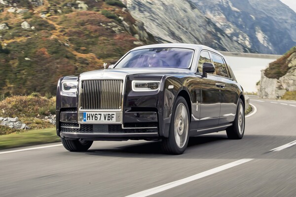 Mẫu xe Rolls-Royce Phantom VIII sedan có giá khởi điểm từ 457.750 USD 