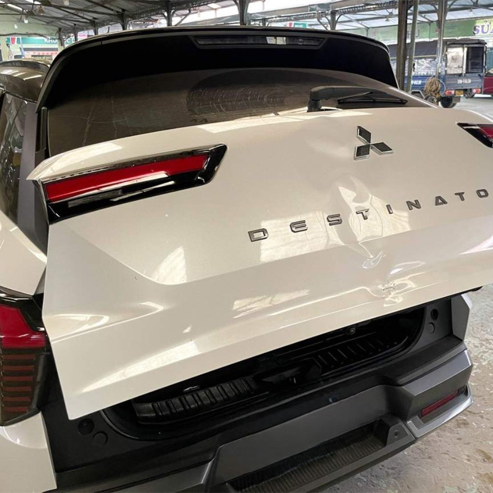 Cốp điện cho xe Mitsubishi Destinator