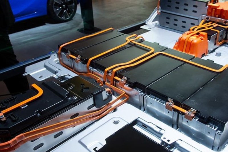 Chi phí thay pin xe ô tô điện là khá lớn