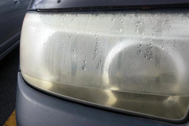 Cần đi bảo hành nếu đèn xe bị vô nước do lỗi kỹ thuật 